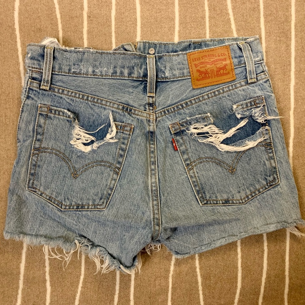 Levi’s Wedgie shorts